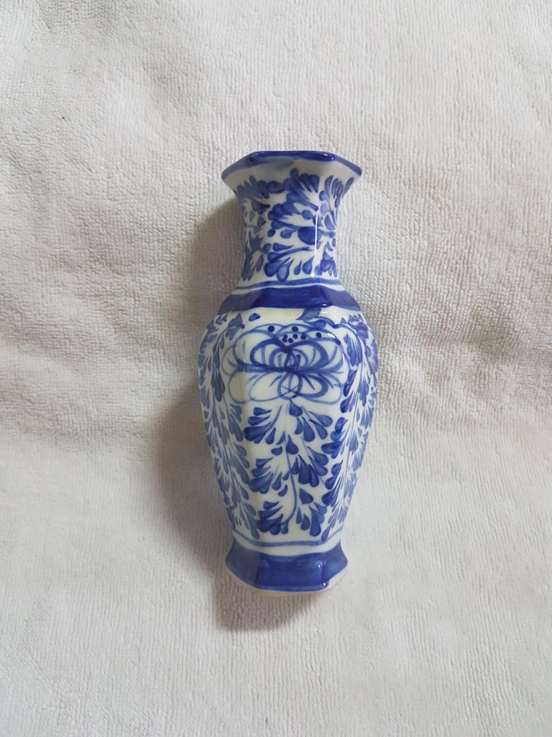 vintage holland handpainted blue white delft mini vase t id=CuhElTWxWI &t referrer browse type=item item rec&t referrer product id= &t referrer source=listing page&t tap index=7