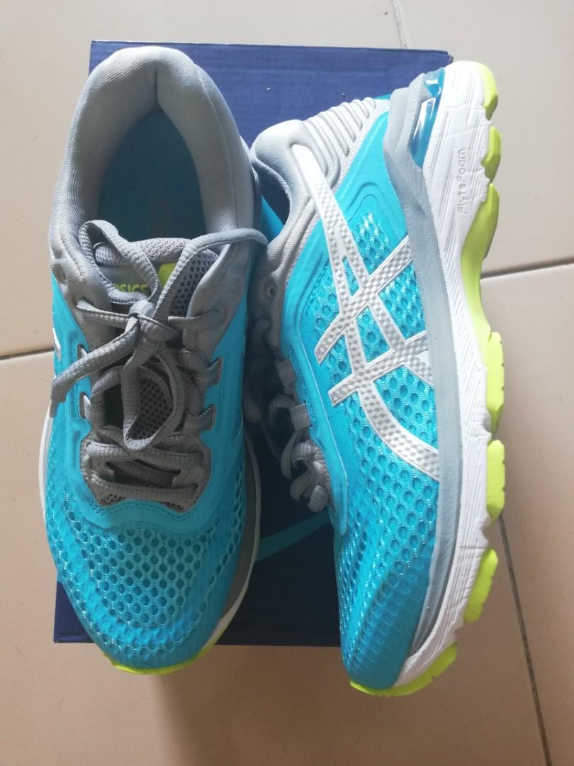 Asics GT2000, Men's Fashion, Activewear on Carousell