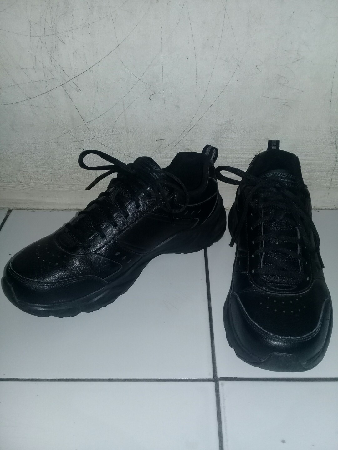 Authentic Skechers Men s Haniger Training Sneaker SN 58355 Black