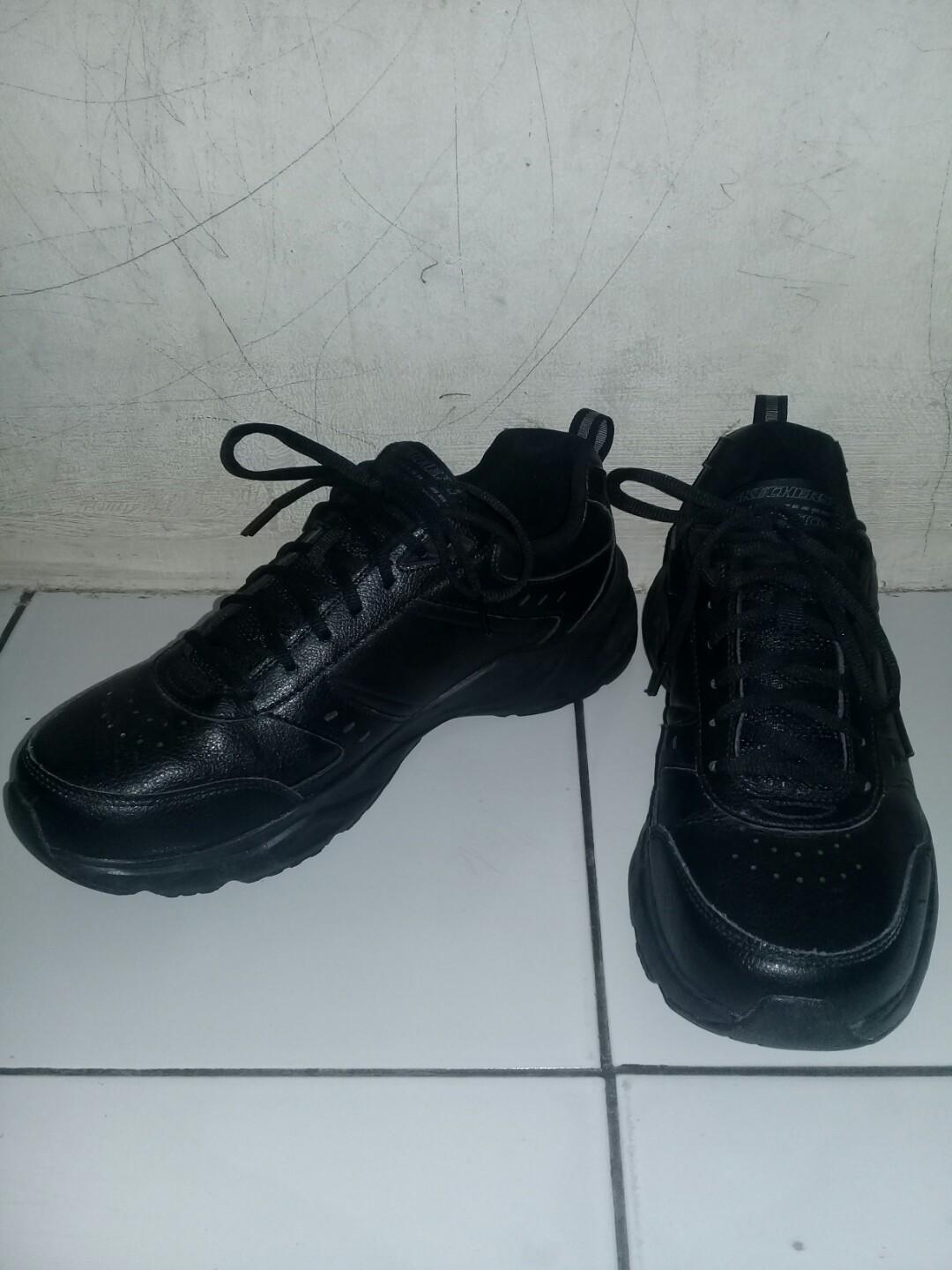 Authentic Skechers Men s Haniger Training Sneaker SN 58355 Black