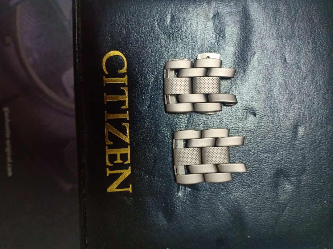 Citizen World Timer Titanium JQ 8050 51F watch links only x 4 pices
