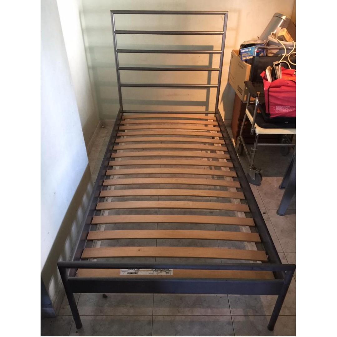 Heimdal bed frame sale