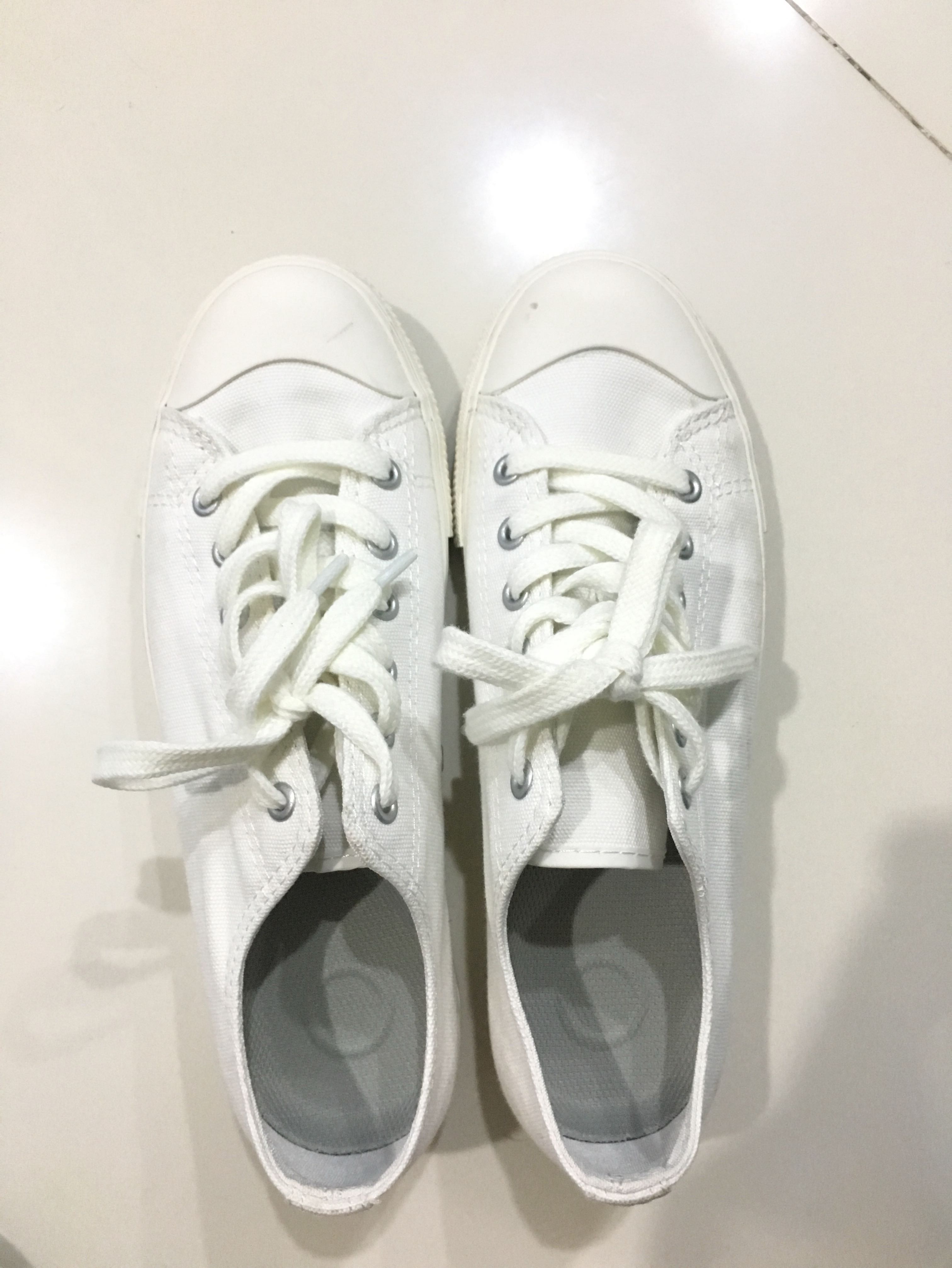muji white sneakers