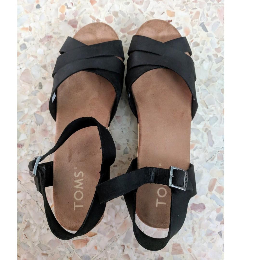 black clog sandals heels