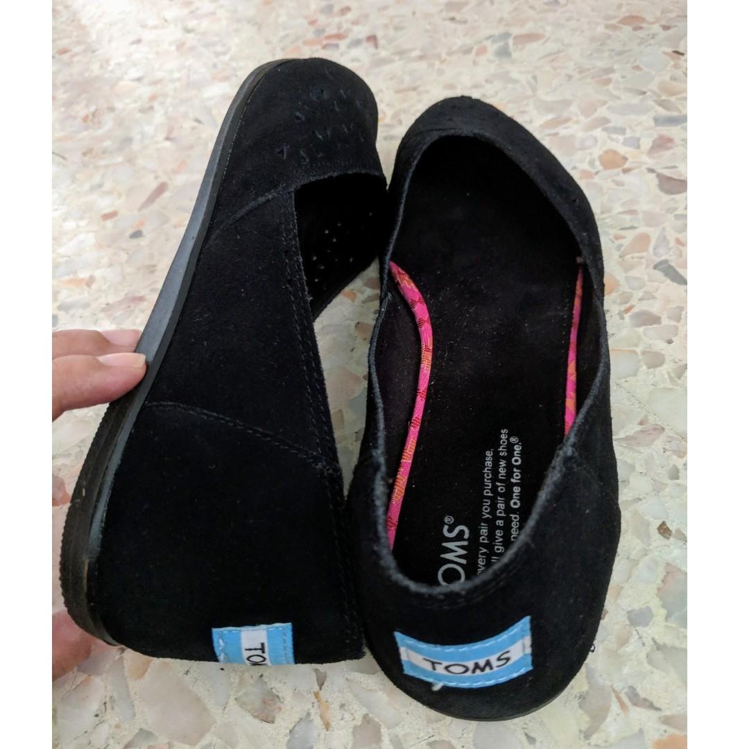 Black perforated suede women's jutti flats clearance