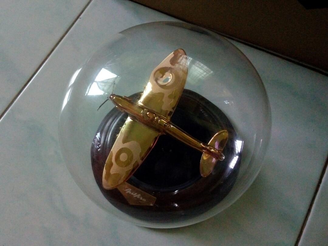 Splitfire Plane Replica (Category: Vintage Collectibles) located in Jitra. Submitted by baenterprise (Listing ID 258665717, Image 2). Description: Splitfire Plane Replica Kapal Terbang buatan United Kingdom Kapal Terbang perang Jualan cuci stor Sebarang pertanyaan sila WhatsApp & call.
