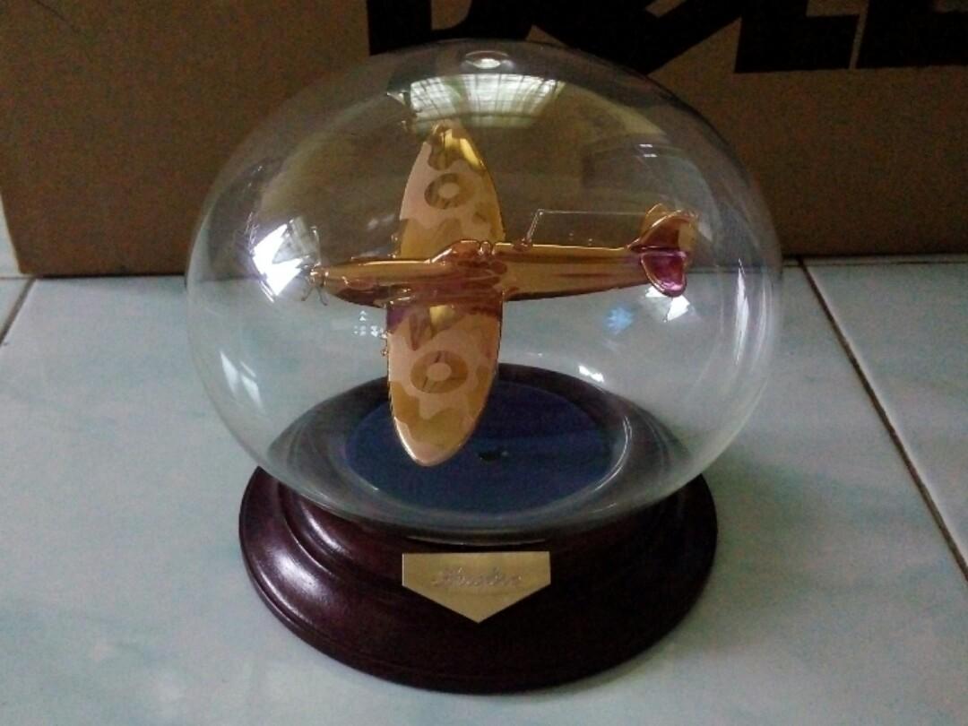 Splitfire Plane Replica (Category: Vintage Collectibles) located in Jitra. Submitted by baenterprise (Listing ID 258665717, Image 1). Description: Splitfire Plane Replica Kapal Terbang buatan United Kingdom Kapal Terbang perang Jualan cuci stor Sebarang pertanyaan sila WhatsApp & call.