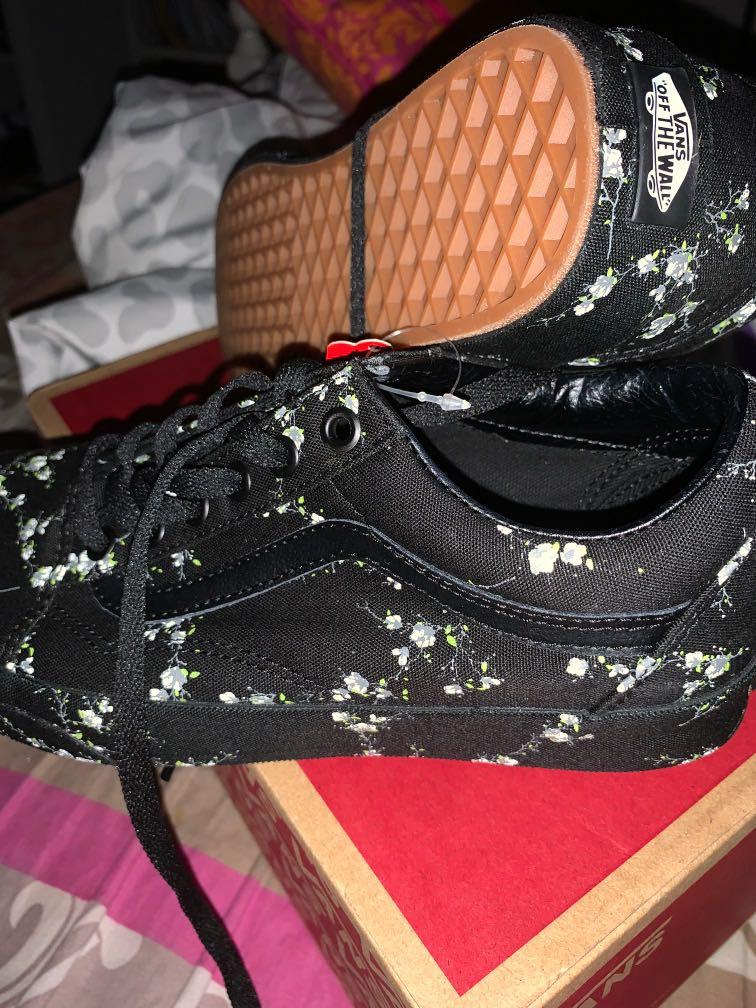 Midnight floral old skool store
