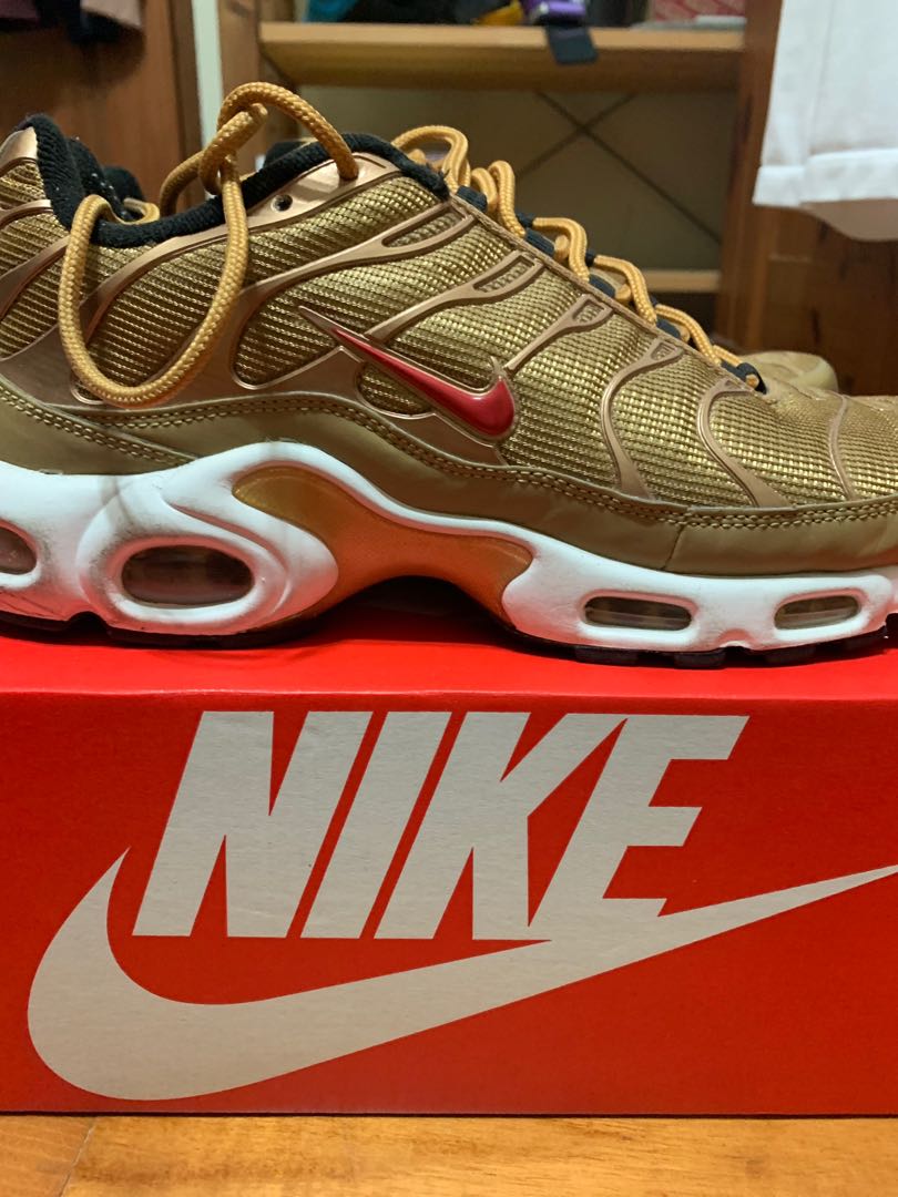 air max plus qs metallic gold