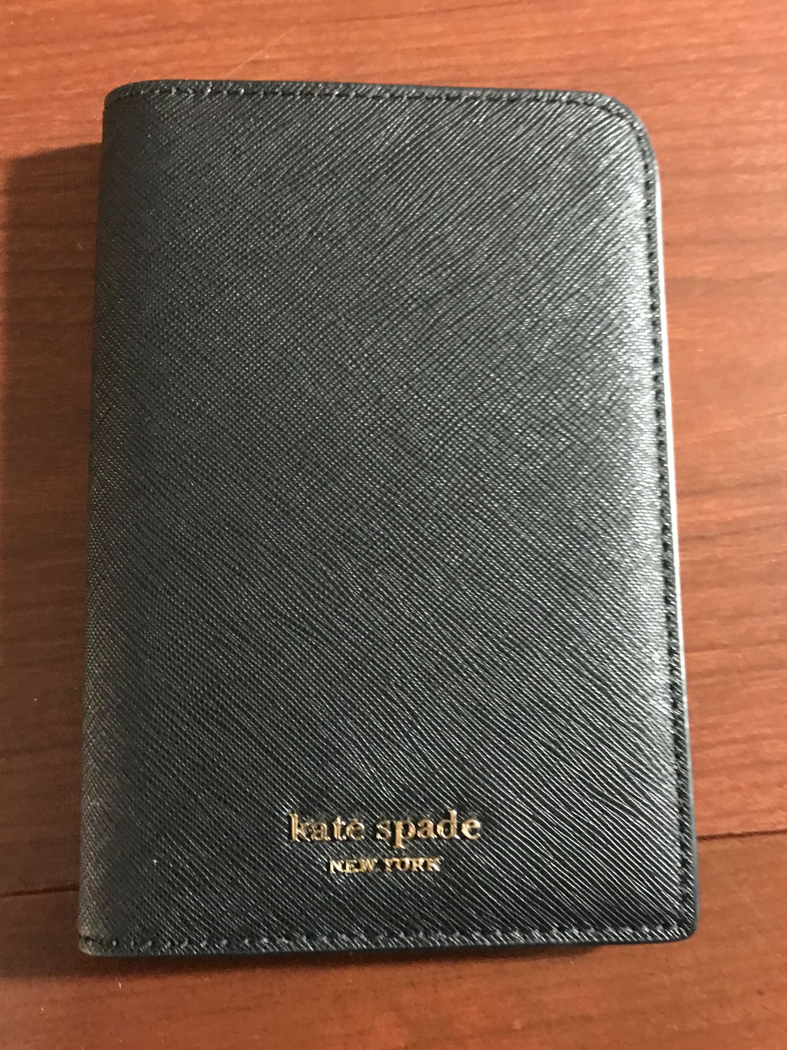 Authentic Kate Spade Passport Cover, Luxury, Bags & Wallets on Carousell
