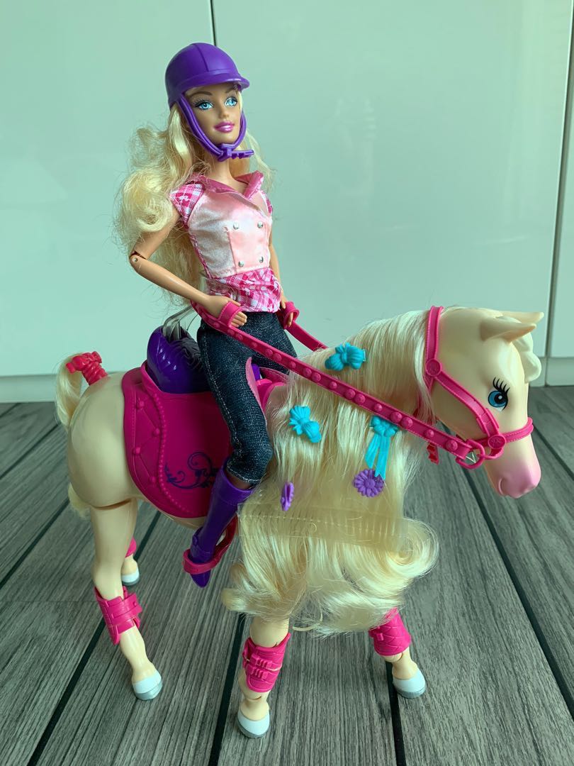 Barbie Doll & Horse Play Set , 興趣及遊戲, 玩具 & 遊戲類 Carousell