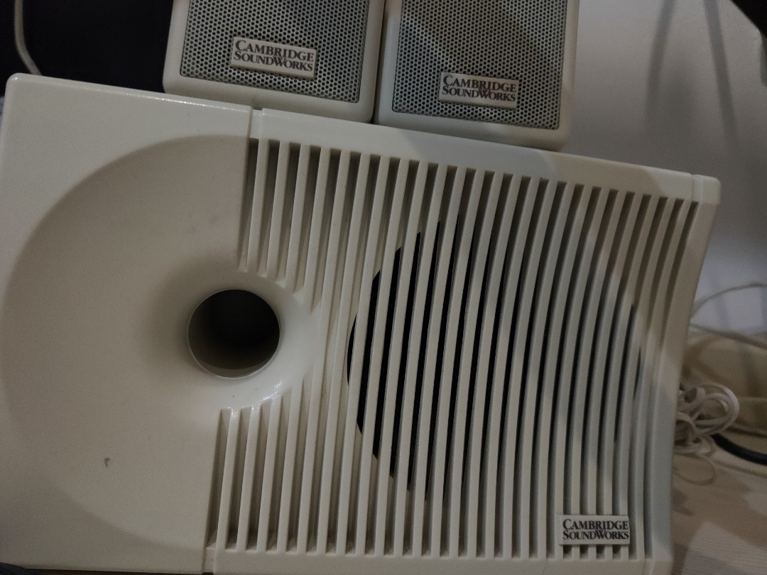 Cambridge soundworks hot sale 2.1