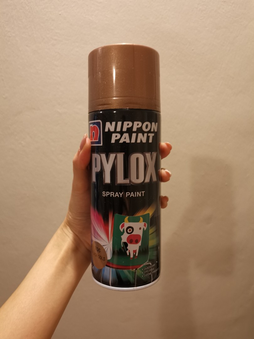 NIPPON Pylox spray paint in flash gold, Hobbies & Toys, Stationery & Craft, Craft Supplies