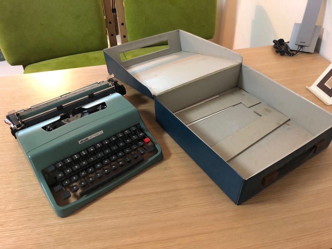 Olivetti Lettera 32, Hobbies & Toys, Memorabilia ...