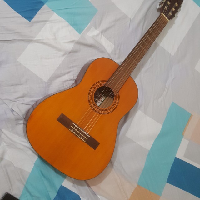 Oscar Schmidt OC1 Classical guitar Hobbies Toys Music Media