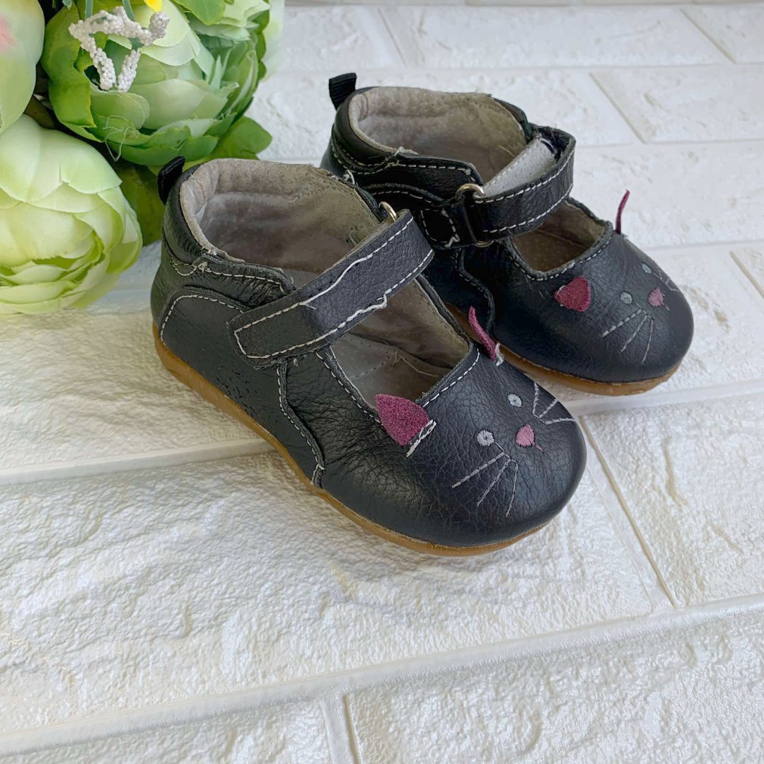 Outbak s Baby Toddler Leather Shoes Black Kitty Design size 7 2 yo Babies Kids Babies Kids Fashion on Carousell