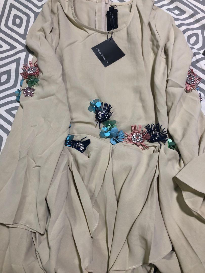 Ummu Haram Modern Kurung in Goldenrod Cream, Women's Fashion, Dresses