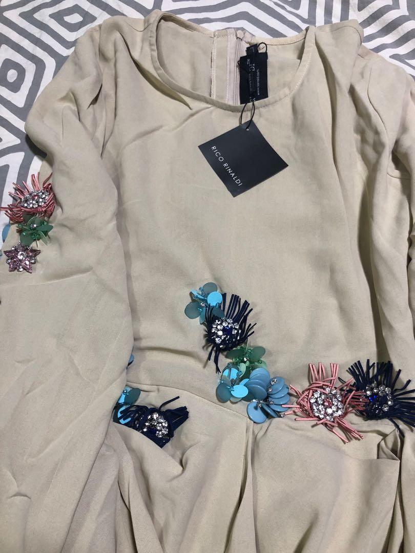 Ummu Haram Modern Kurung in Goldenrod Cream, Women's Fashion, Dresses