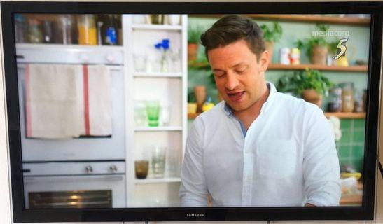 Samsung 32” series 4 LED