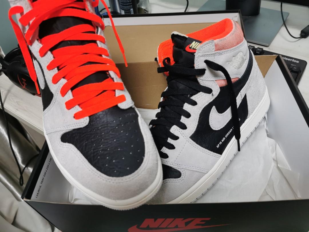 Jordan 1 hyper best sale crimson footlocker