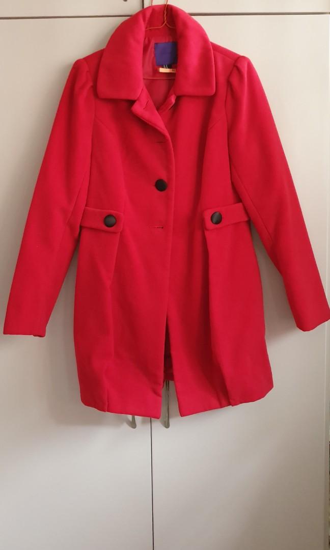 Red coat discount forever 21