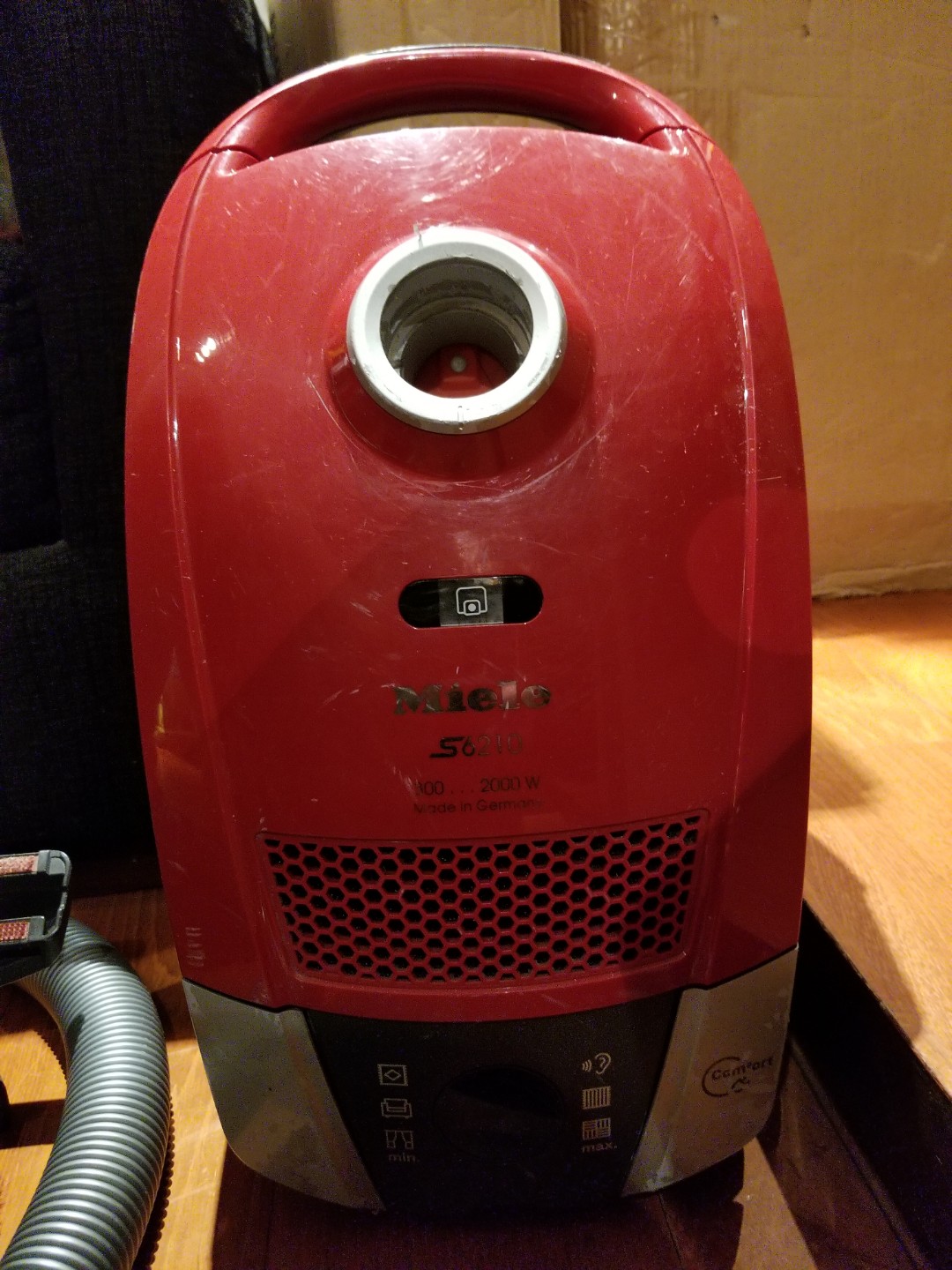 Miele Vacuum Machine S6210 (Made In Germany), TV & Home Appliances