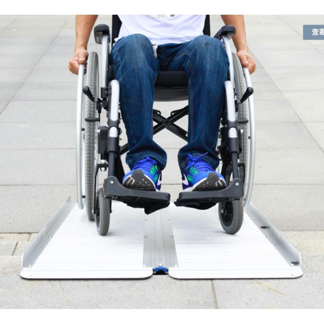Portable Wheelchair Ramp Bi-Fold Aluminium Ramp 2 fts With Handle For ...
