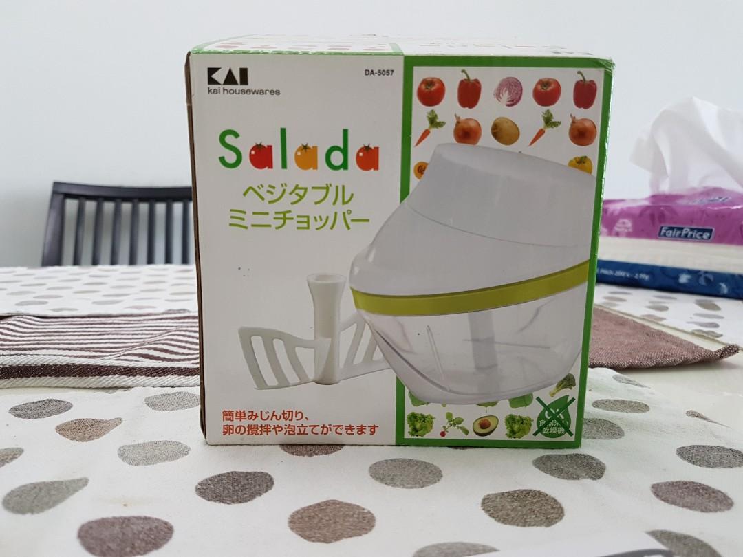 Vegetable Mini chopper (Category: Juicers, Blenders & Grinders) located in Singapore. Submitted by shrwn. (Listing ID 258952201, Image 2). Description: BNIB. Collect at my blk only..