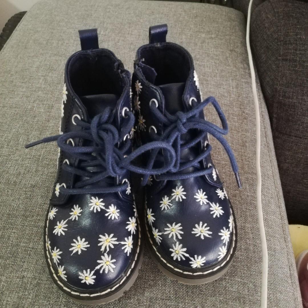 Zara shop daisy boots