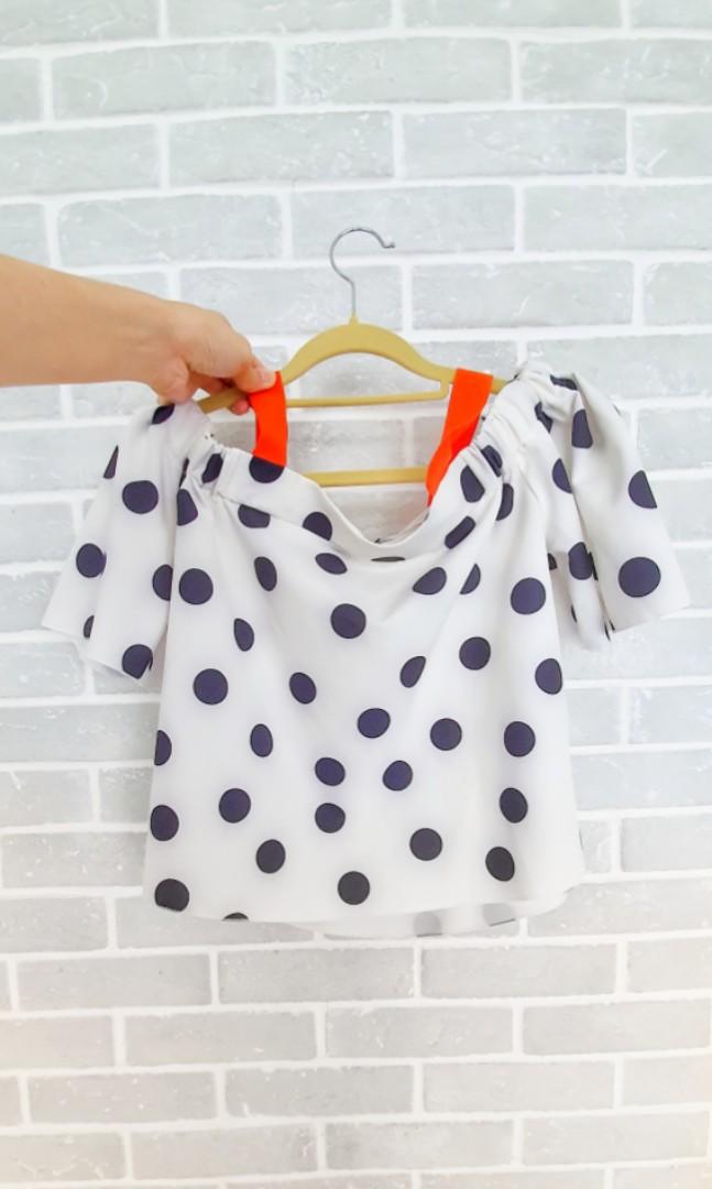 zara contrasting polka dot top