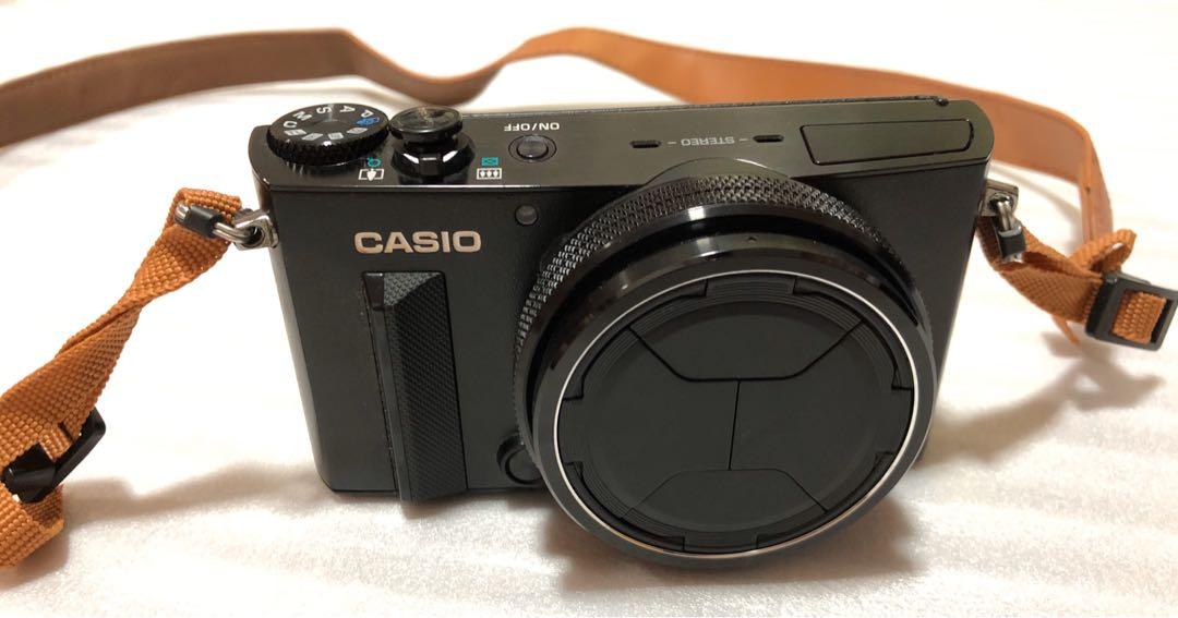 Digital Camera (Category: Cameras) located in Singapore. Submitted by shanton (Listing ID 259316184, Image 2). Description: Item Condition: Good Working Condition (9.5/10) as shown on the photos. Selling with items as follow: 1) Camera (without memory card) 2) Original Battery & Charger (without box) 3) Camera Cover 4) Additional Camera Bag (Brand New) Camera Specifications: - 12.1 Megapixels - Optional Zoom: 10.7x - 3.5 inch Super Clear LCD - 28