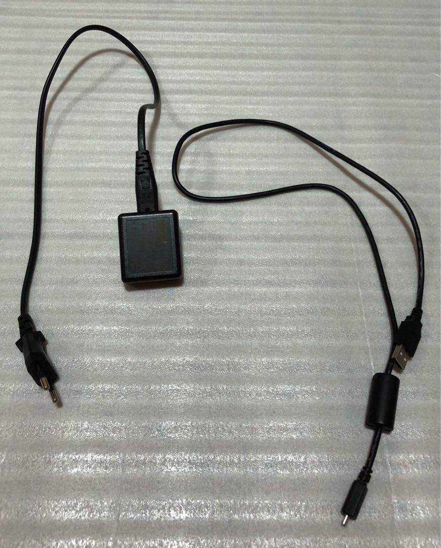 Digital Camera (Category: Cameras) located in Singapore. Submitted by shanton (Listing ID 259316184, Image 9). Description: Item Condition: Good Working Condition (9.5/10) as shown on the photos. Selling with items as follow: 1) Camera (without memory card) 2) Original Battery & Charger (without box) 3) Camera Cover 4) Additional Camera Bag (Brand New) Camera Specifications: - 12.1 Megapixels - Optional Zoom: 10.7x - 3.5 inch Super Clear LCD - 28