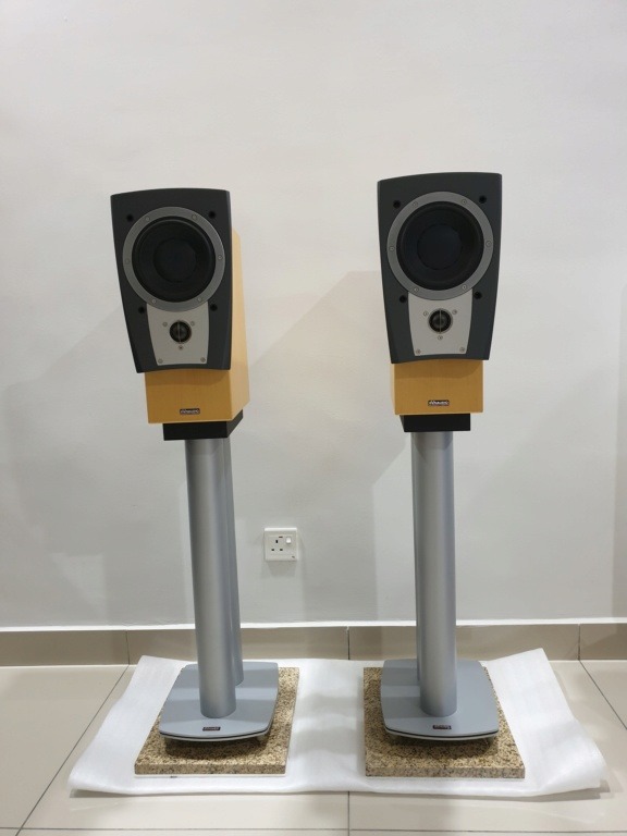 Dynaudio Confidence C1 Speakers with Original Stands Maple Finish