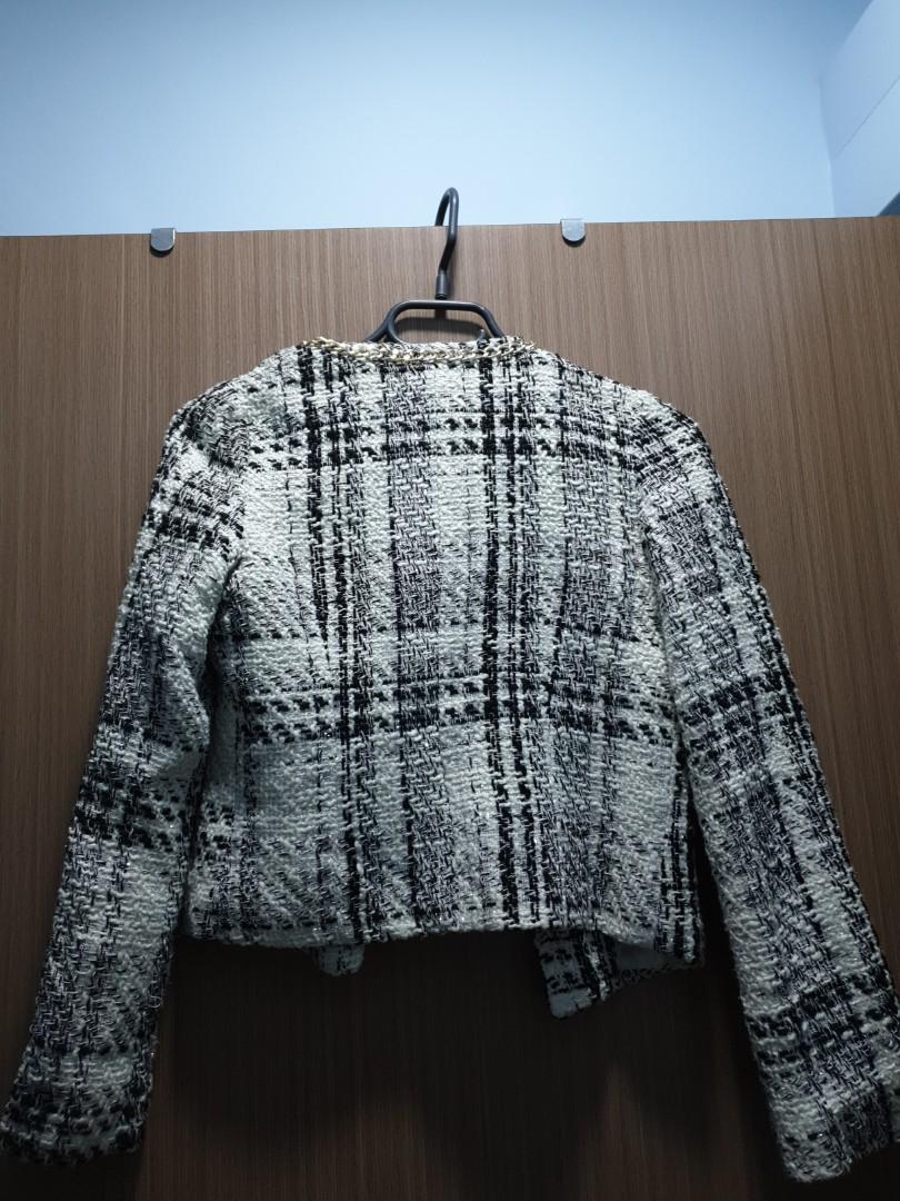 Jacket (Category: Coats, Jackets and Outerwear) located in Singapore. Submitted by taykris (Listing ID 259308973, Image 3). Description: Price negotiable.