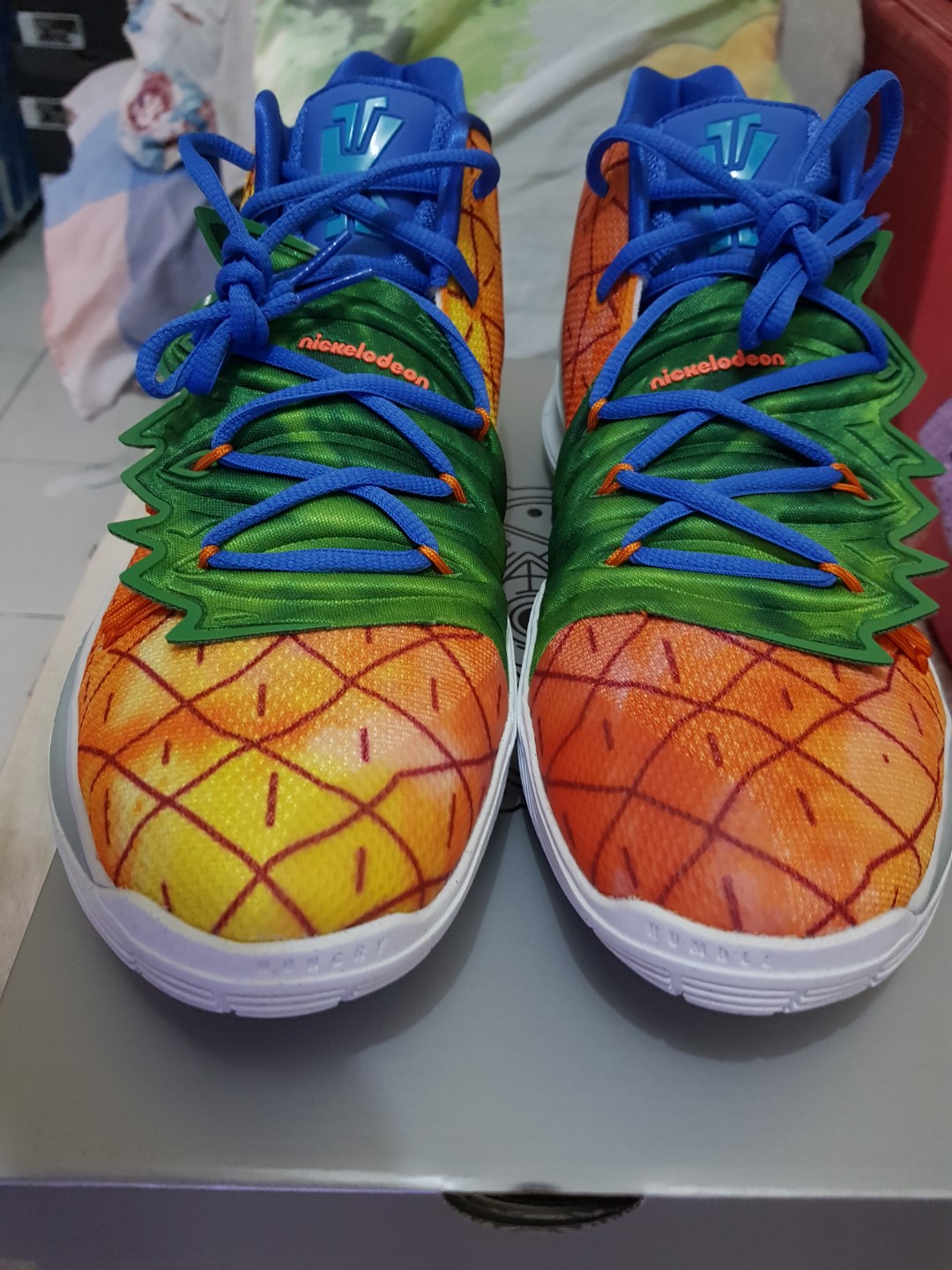 kyrie spongebob pineapple mens