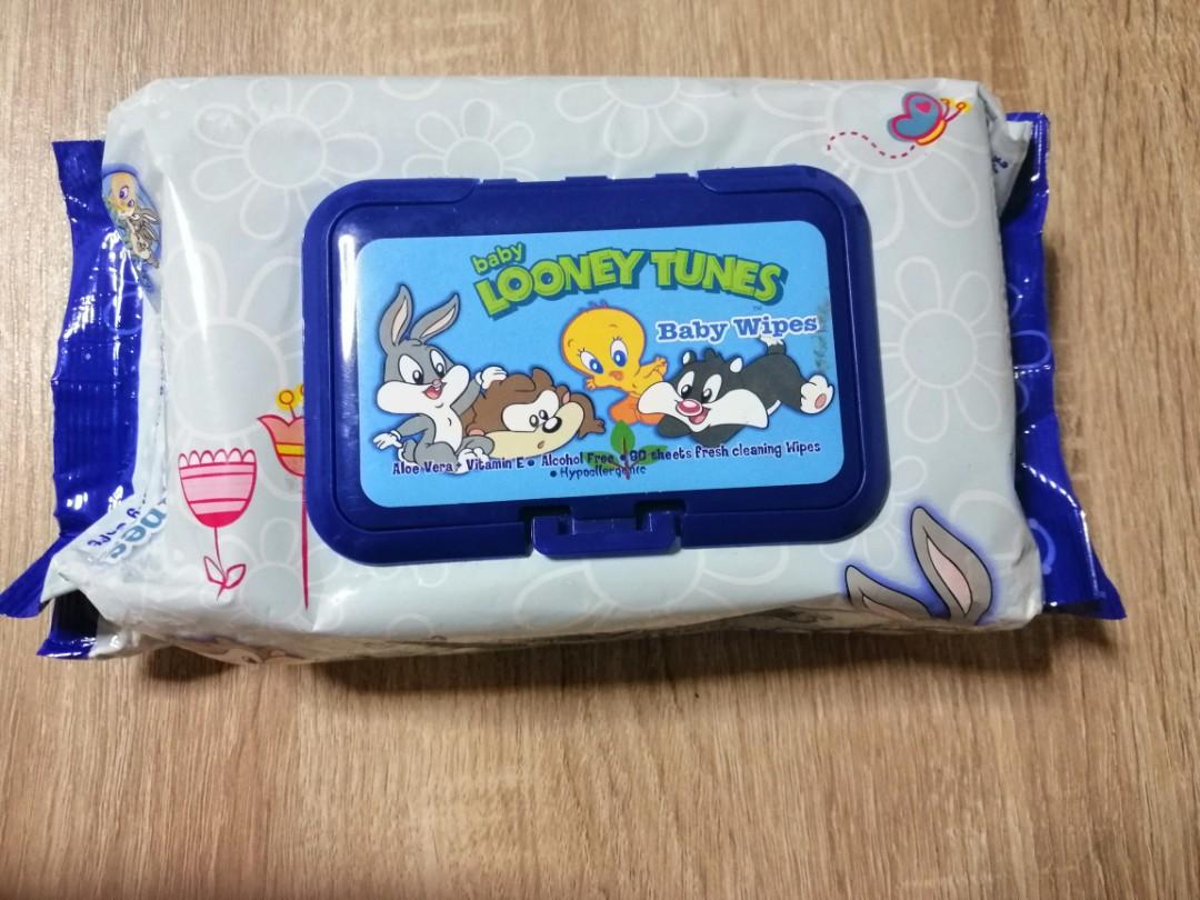 Looney tunes wet shop wipes