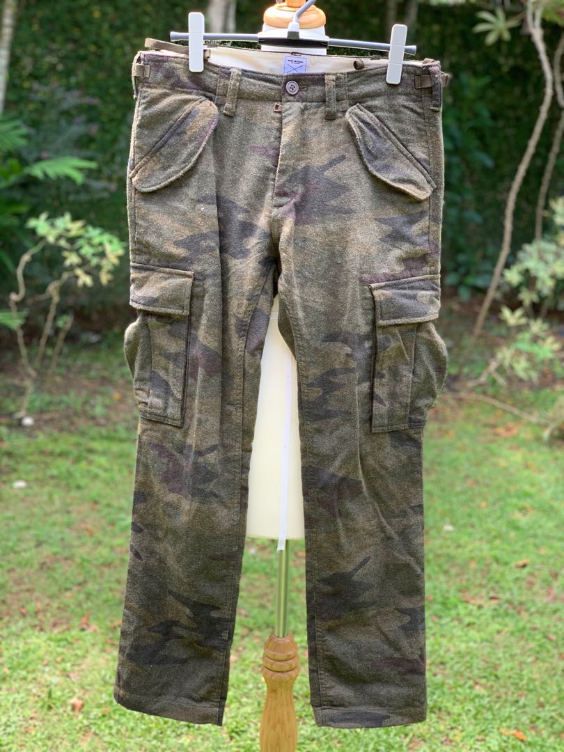 Gap camo trousers hotsell