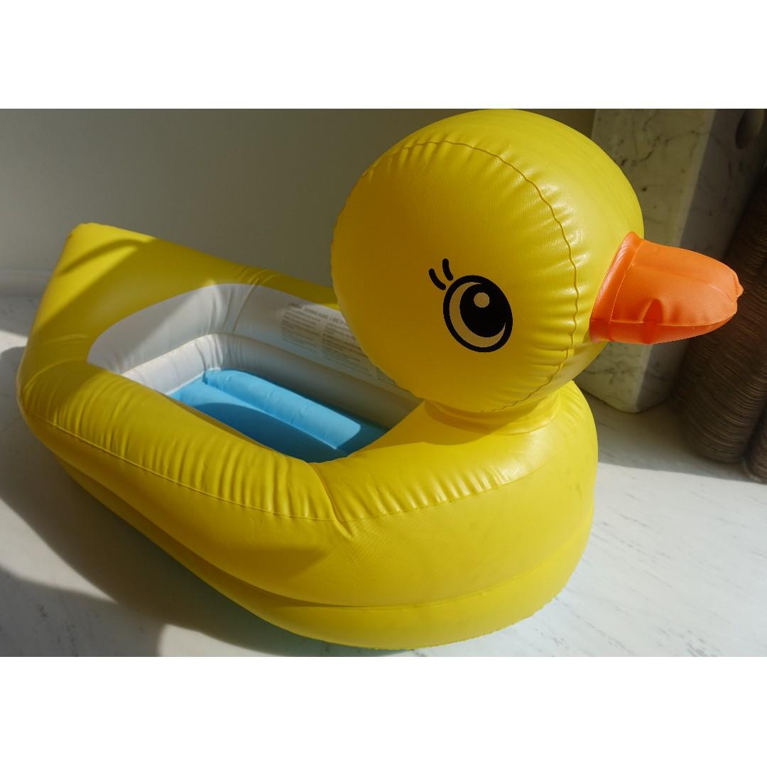 munchkin inflatable duck bath