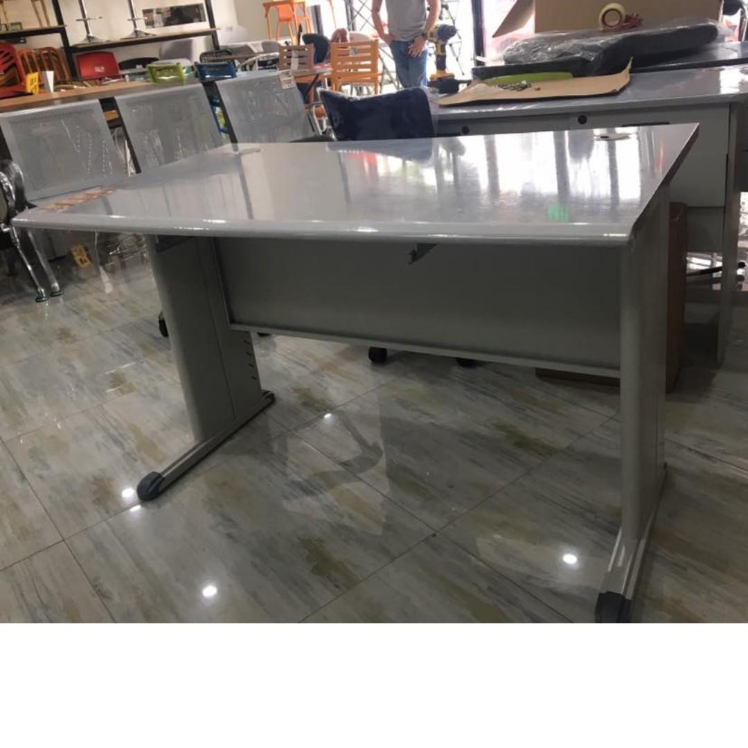 Office Furniture Sale Fst100x45ggr Free Standing Metal Office Desk Office Tables Home Furniture Furniture Fixtures Office Furniture On Carousell