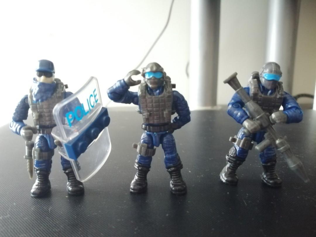 mega construx compatible with lego