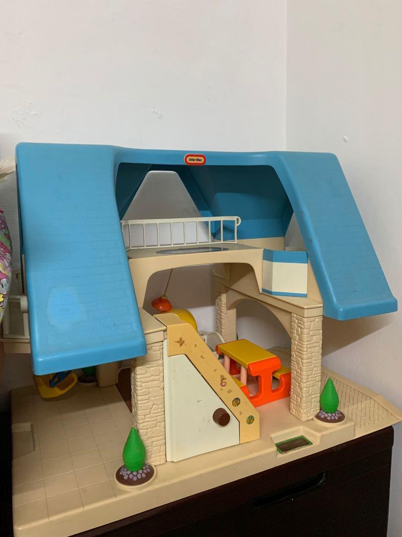 vintage little tikes dollhouse