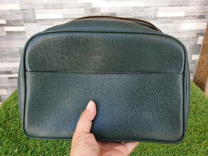 # 14293 - P2,000 Green Taiga genuine leather pouch, soft leather, gold hardware, 25cm