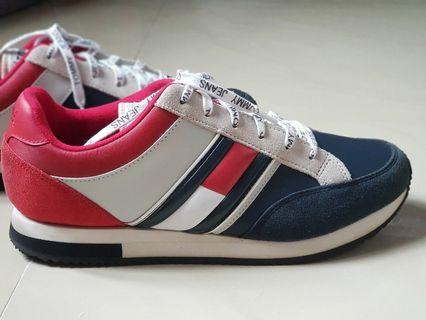 TOMMY HILFIGER Casual Retro Leather Sneaker