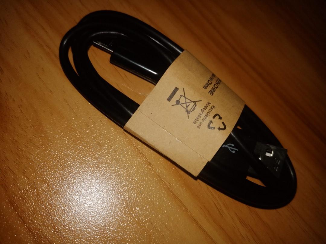 Android Cable - Type B (Category: Cables & Adaptors) located in Singapore. Submitted by gnotgnij__ (Listing ID 259503120, Image 1). Description: U give me a price if okay then I sell Android Type B cable It is not ORIGINAL‼ Additional Information: Don’t buy if you mind it. Thanks~.