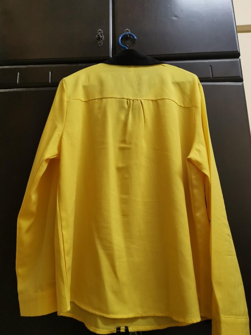 Blouse (Category: Blouses) located in Kuala Lumpur. Submitted by faafaaploved (Listing ID 259484331, Image 3). Description: Bust 109cm, shoulder 41cm, length 64cm , sleeve 60cm. Use one time only. Reason to let go, too big for me..