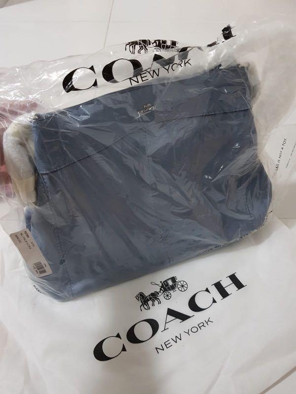 Brand new authentic COACH F27594 Lexy Chain Shoulder Bag Pebble