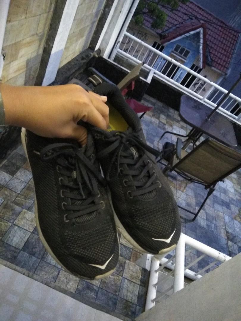 Hoka One One Sepatu Running Women S Fashion Women S Shoes On Carousell