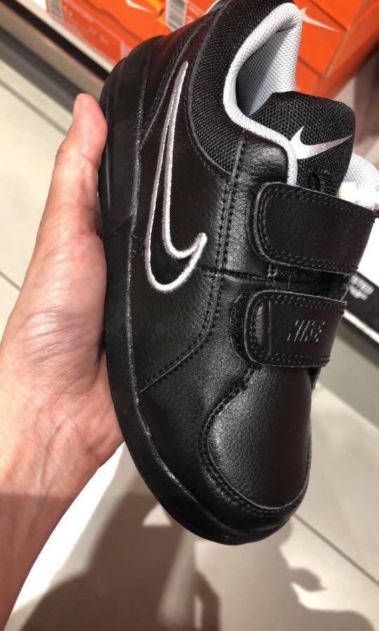 childrens black nike trainers