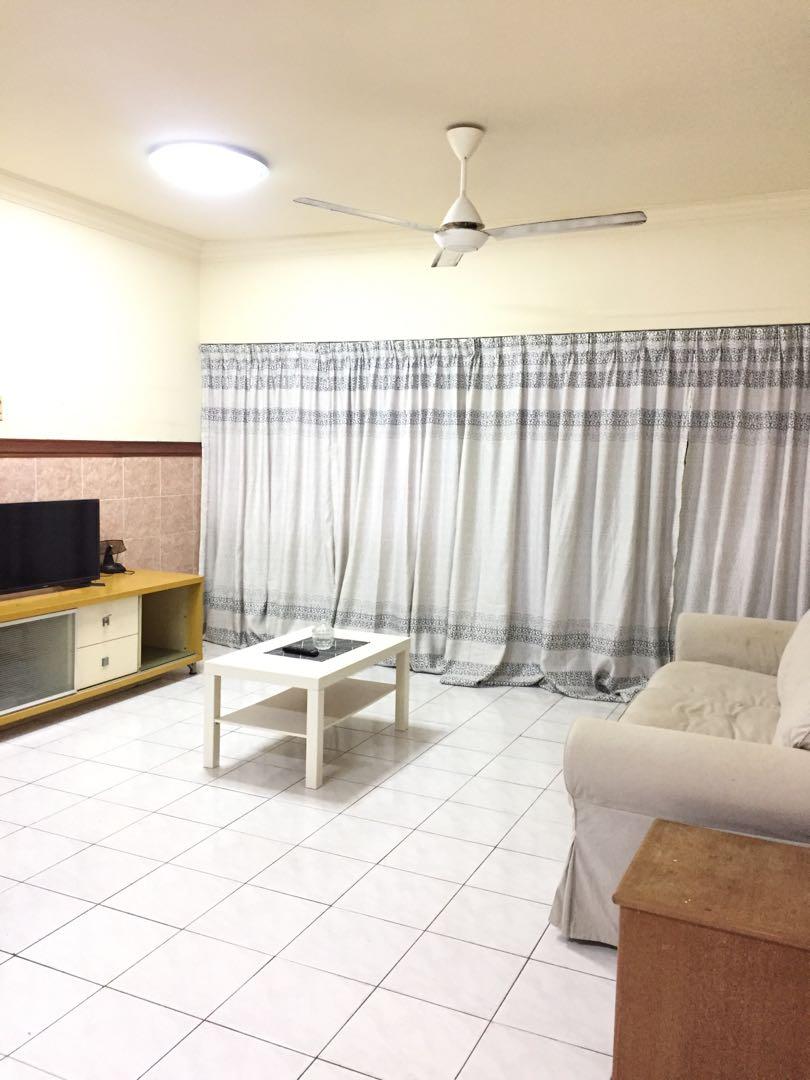 [RENT] Middle Sharing Room for rent Desa Kiara Condominium, Furniture