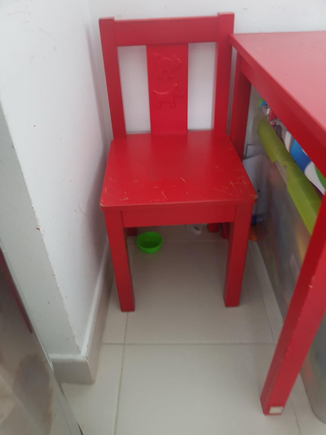 Table (Category: Tables & Sets) located in Singapore. Submitted by preetiy (Listing ID 259370415, Image 3). Description: Collect 752364.